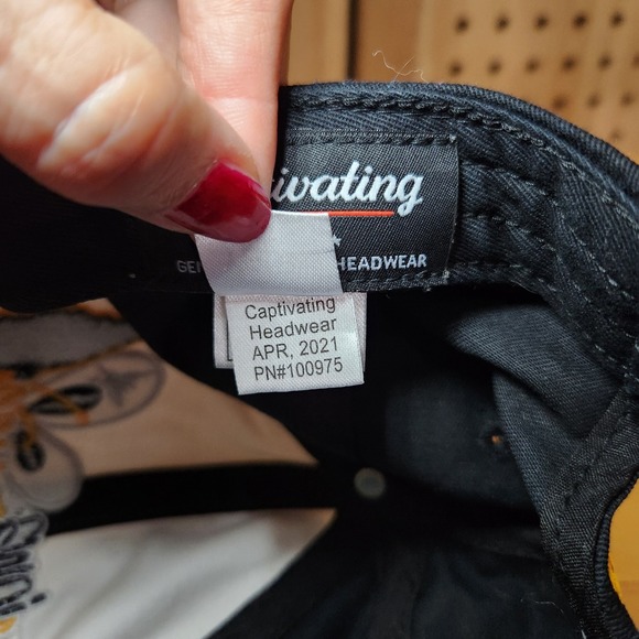 University of Iowa Captivating Headgear Hat Hawkeyes Butterfly Adjustable Cap - Picture 6 of 7